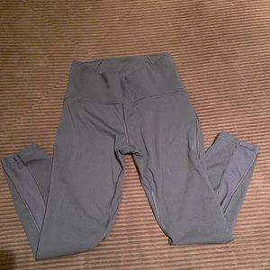 Black lululemon crop leggings